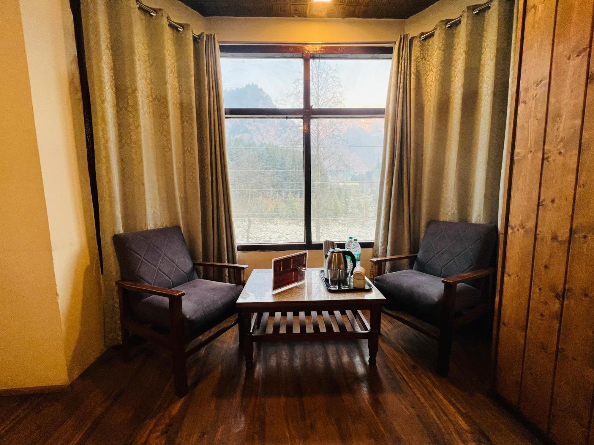 Hotel Green Link -#Near Volvo Bus Stand #Mountain View #River View #Open Terrace Manāli Eksteriør bilde