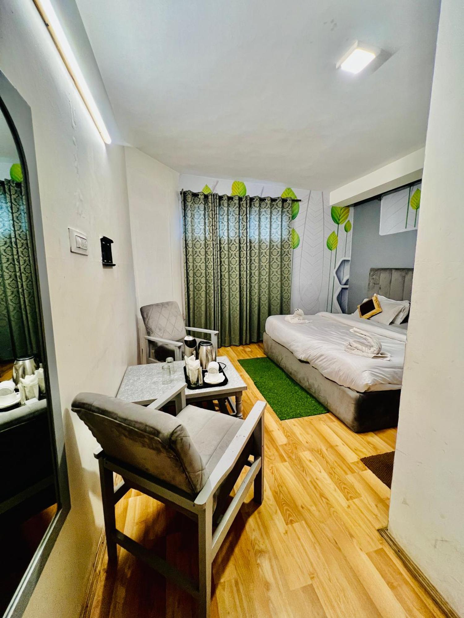 Hotel Green Link -#Near Volvo Bus Stand #Mountain View #River View #Open Terrace Manāli Eksteriør bilde